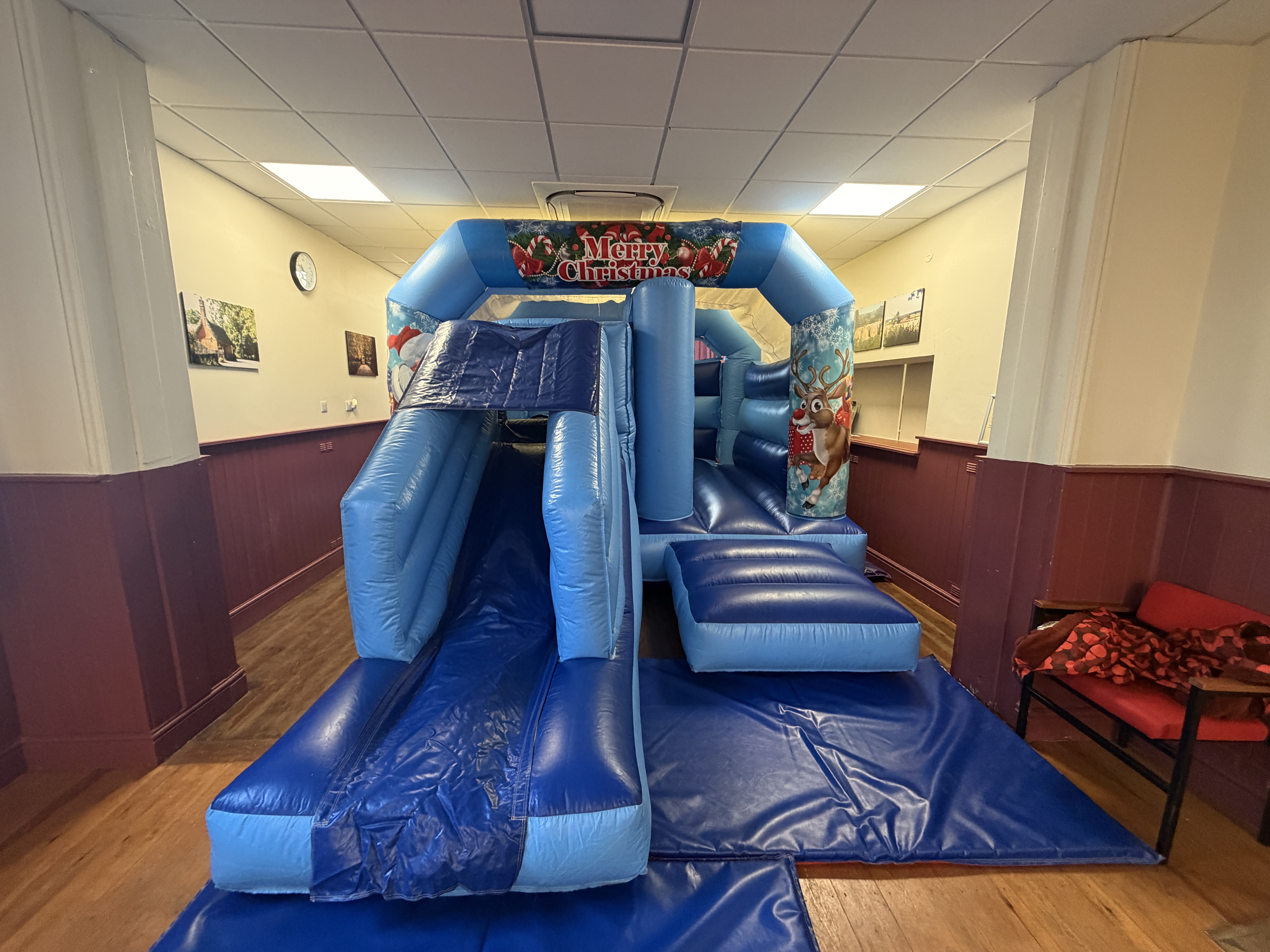 Bounce, Jump N Slide (Chrismas)